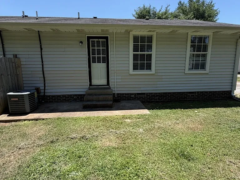 345 Creekwood Ct #B — Photo 16