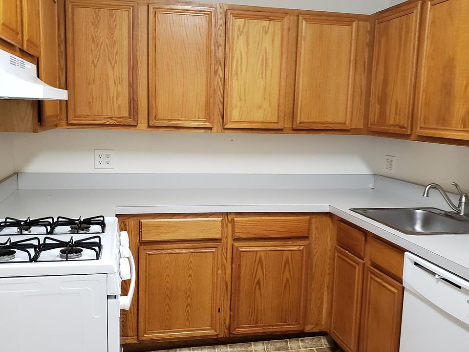 2nd image of 394 Kennedy Blvd #1