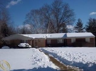 24720 Ivywood Dr, Farmington Hills, MI 48336