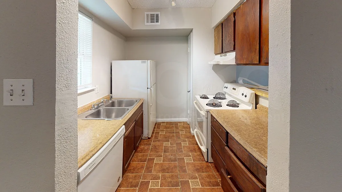 8110 Skillman St — Photo 4