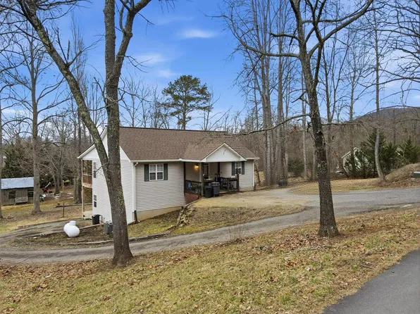 5421 School St, Young Harris, GA 30582