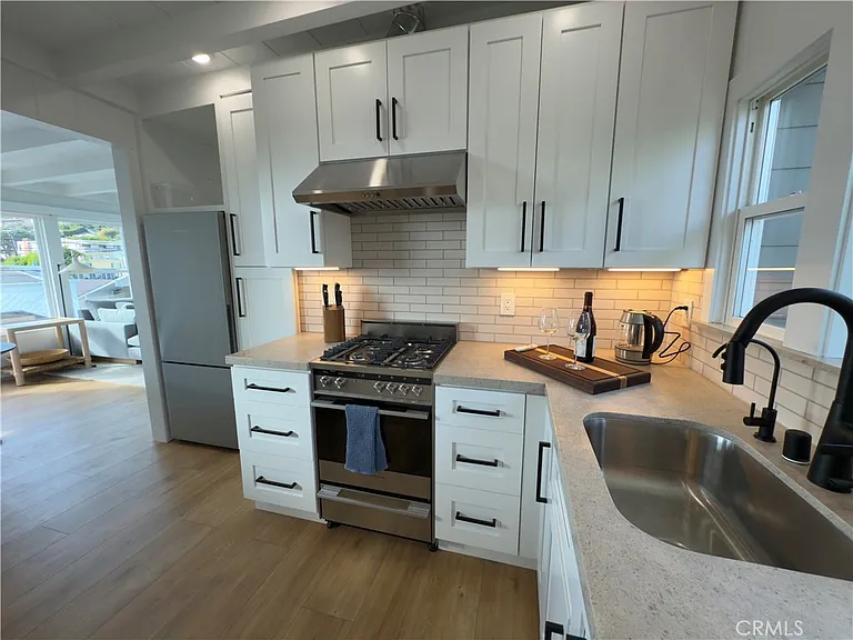 252 Grandview St #B — Photo 6