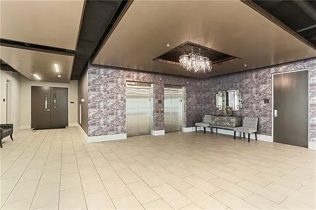 2 bed, 2.0 bath, 1119 sqft, $2,400 — Photo 4