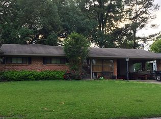 2242 E Contour Dr, Baton Rouge, LA 70809