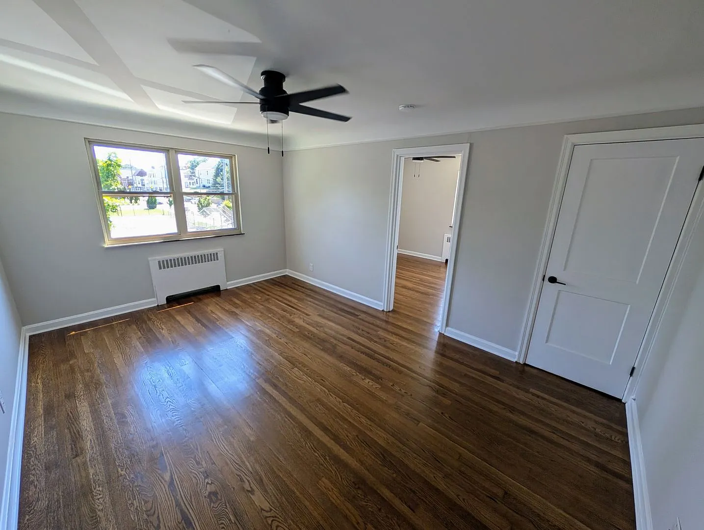 2022 Williams Ave — Photo 2
