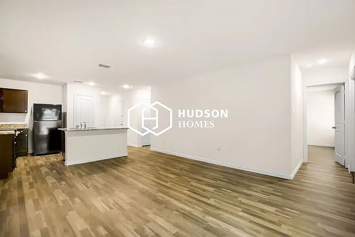2912 Walnut St — Photo 4
