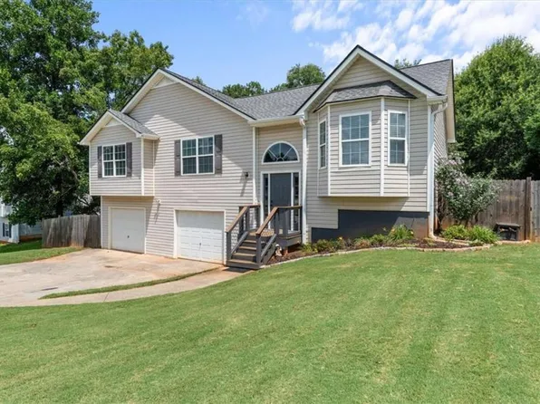 640 Twin Oaks Ln, Dallas, GA 30157