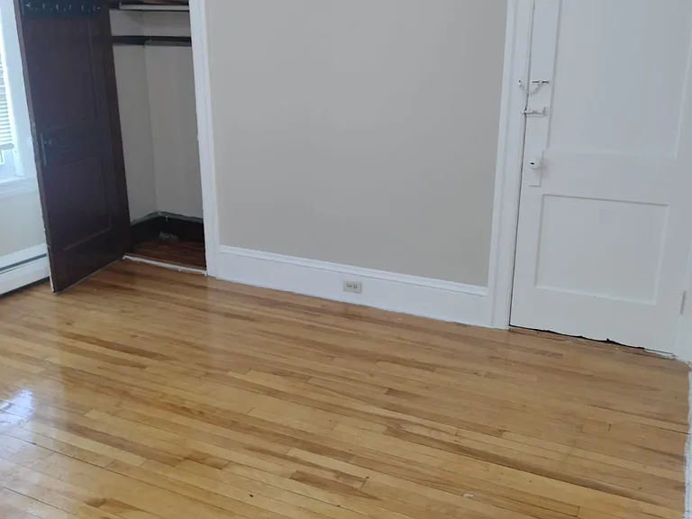 114 Sterling St #2B — Photo 23
