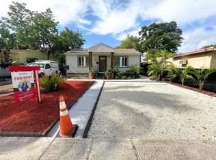245 SW 6th St, Dania, FL 33004