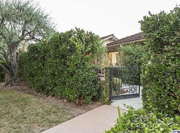 3rd image of 1040 S Orange Grove Blvd Unit 16