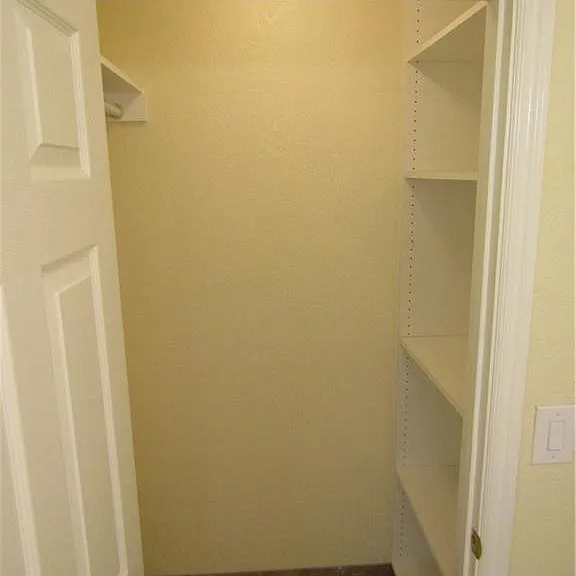 8901 Shore Cir — Photo 24