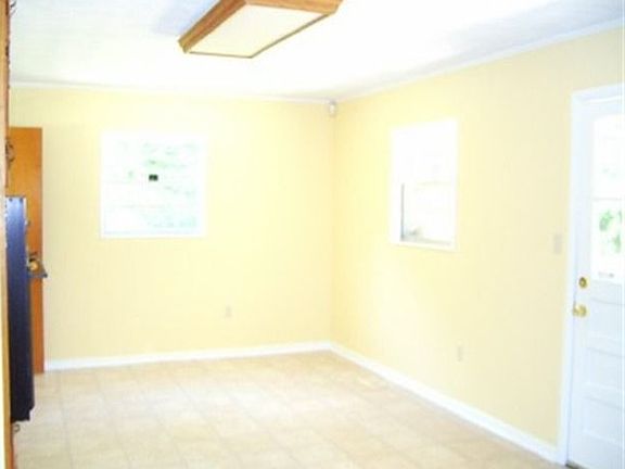 4th image of 2604 Woodland Dr SE