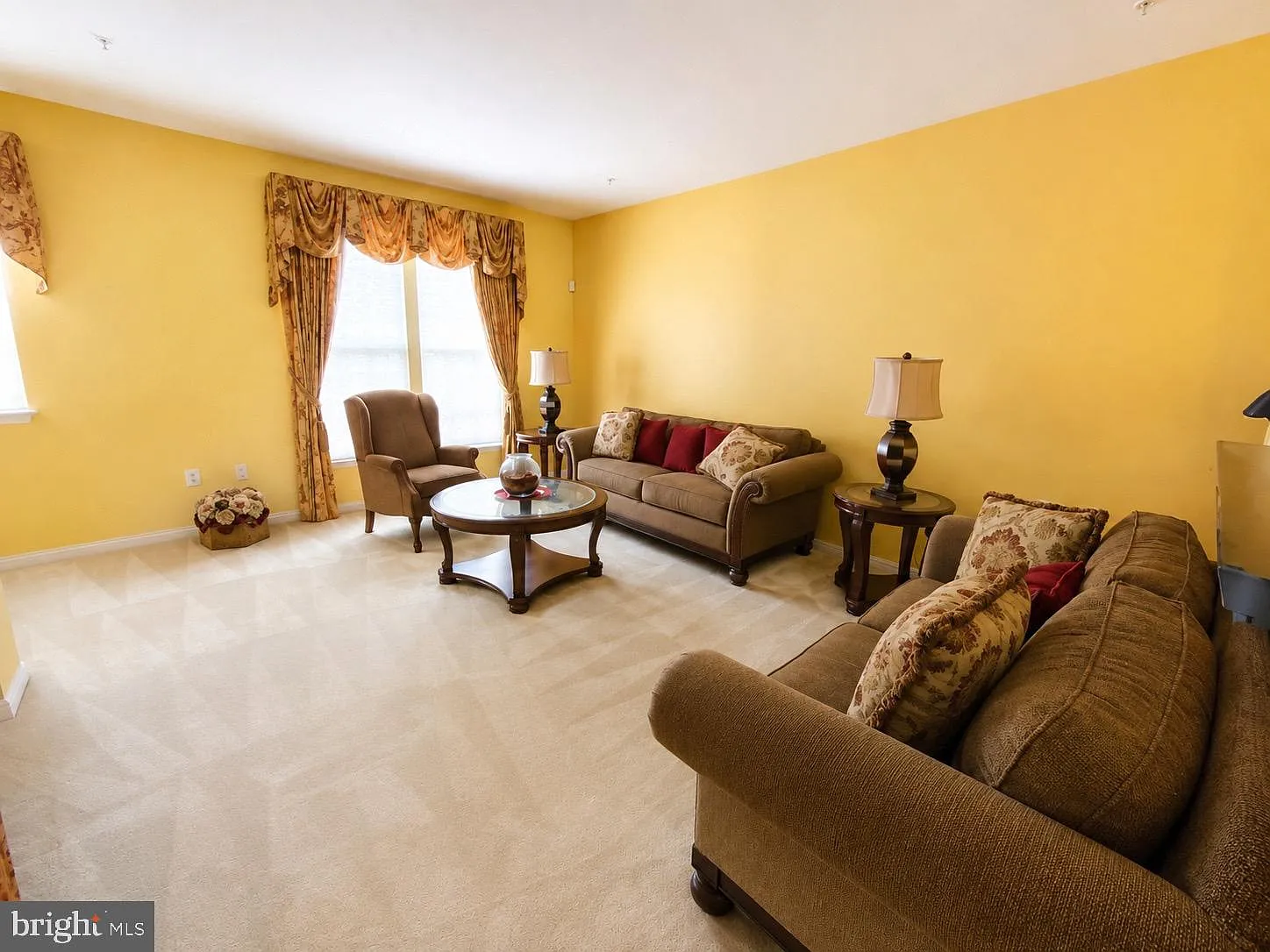 3 bed, 4.0 bath, 1584 sqft, $2,900 — Photo 3