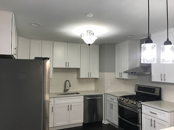 5th image of 627 N Ashbury Ave