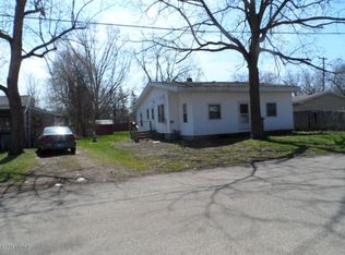 204 Dewey St, Dowagiac, MI 49047