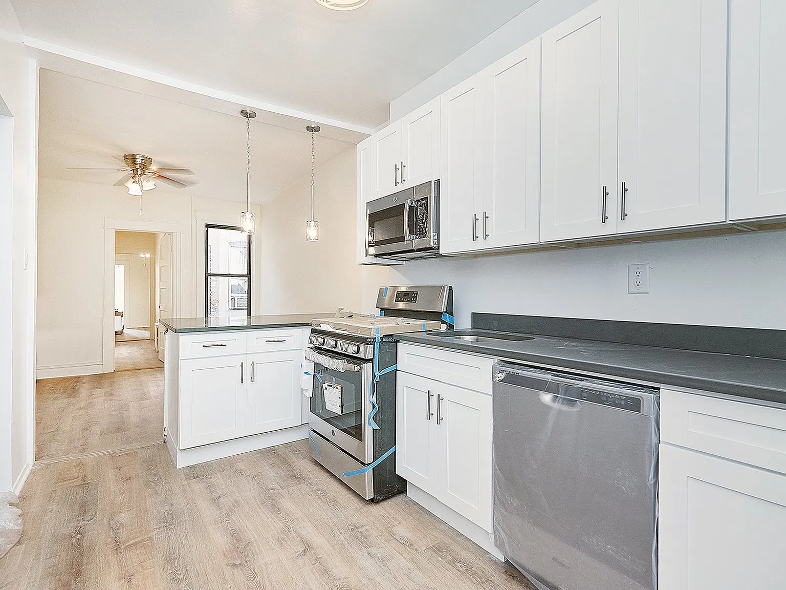 1890 Cornelia Street — Photo 2