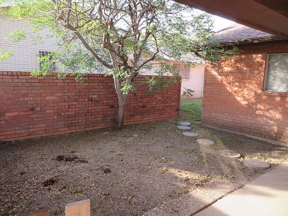 3rd image of 113 E Upas Ave