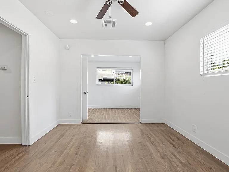 14153 Moorpark St — Photo 21