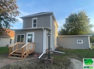 209 W Pleasant St, Elk Point, SD 57025