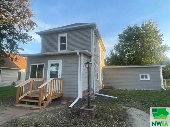 209 W Pleasant St, Elk Point, SD 57025