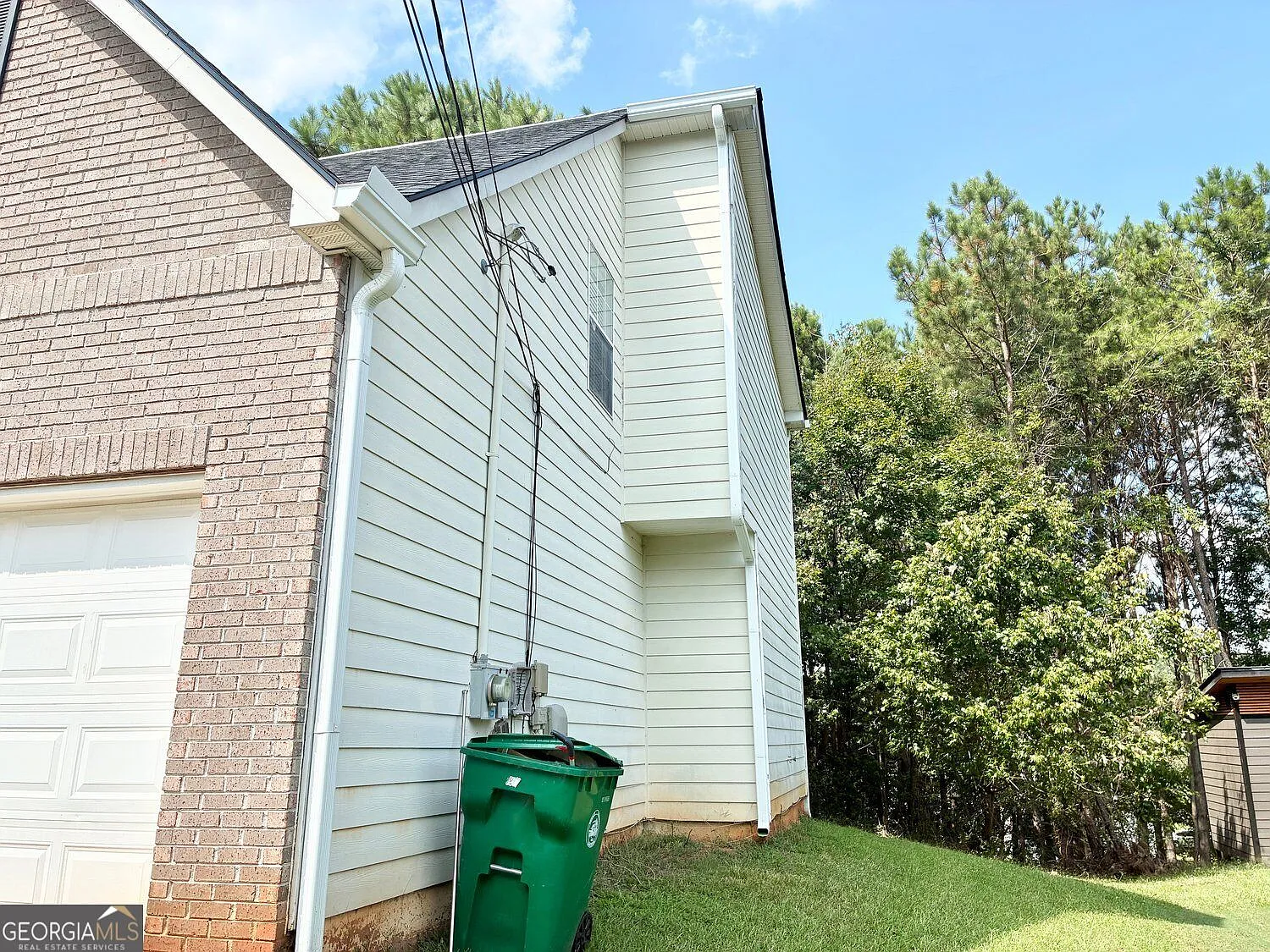 4 bed, 2024 sqft, $2,500 — Photo 3