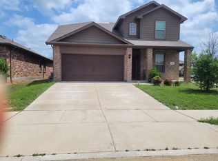 729 Buzzard Lake Trl, Fort Worth, TX 76120