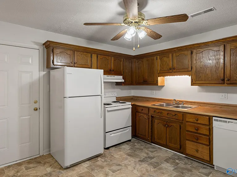 226 Cedar Lake Rd SW #A & B — Photo 8