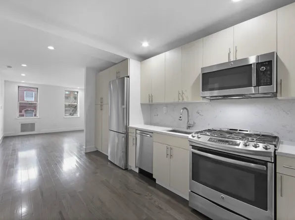 330 East 63rd Street image 1 of 12