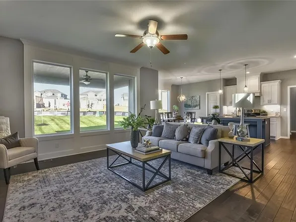 17145 W 164th St, Olathe, KS 66062