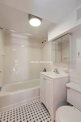 Rented by Mirador Real Estate | media 11