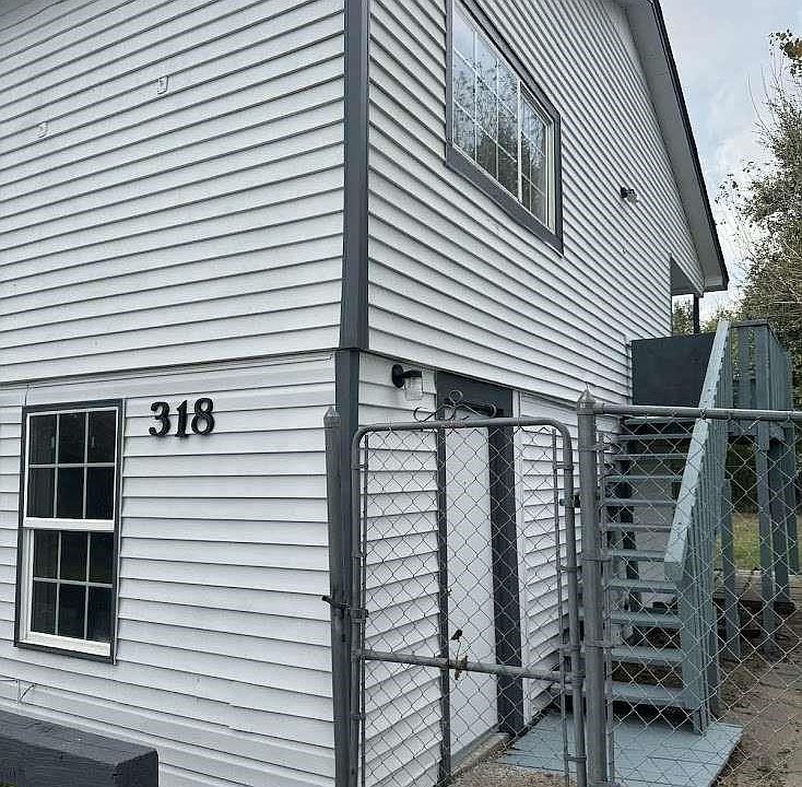1st image of 318 10th St