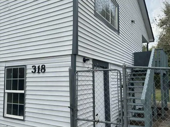 318 10th St, San Leon, TX 77539