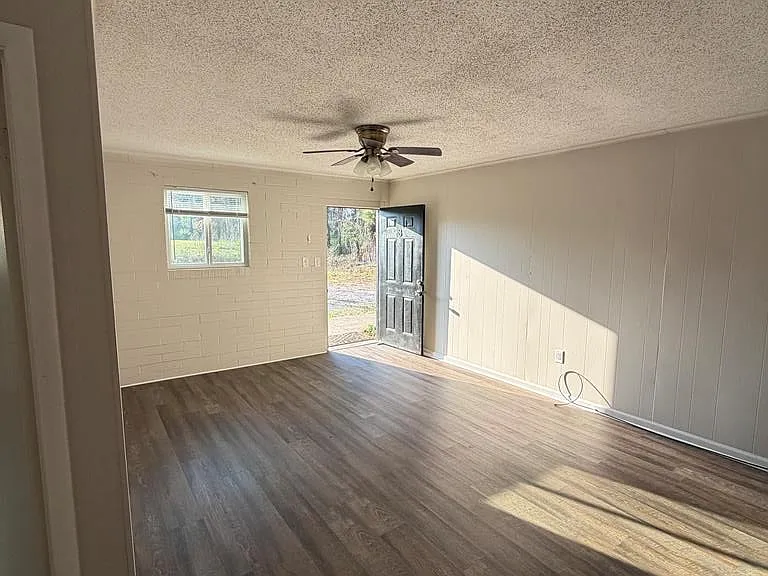 3236 Shepard Dr — Photo 6