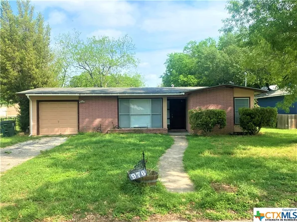 976 Baker Ave, Seguin, TX 78155