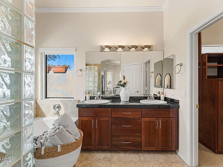 10318 E Tierra Buena Ln — Photo 24