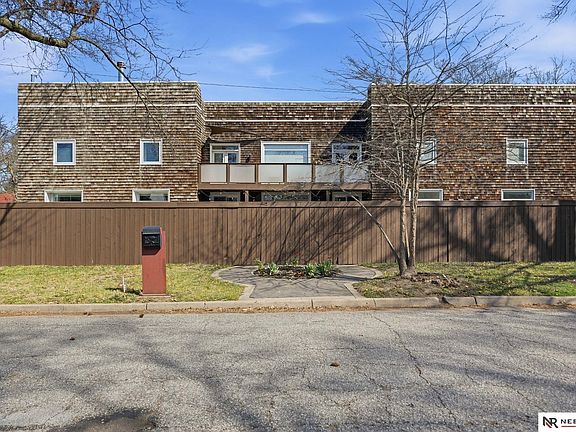 5th image of 4934 Glade St