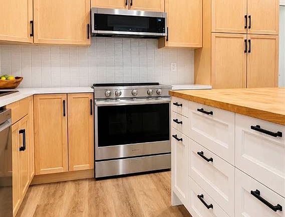 5th image of 160 SE Moberly Rd #109