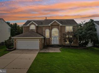45 Graypebble Cir, Sicklerville, NJ 08081