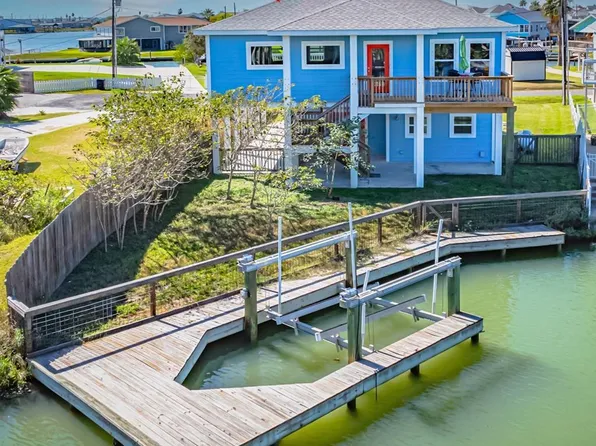 10 Clam Dr, Rockport, TX 78382