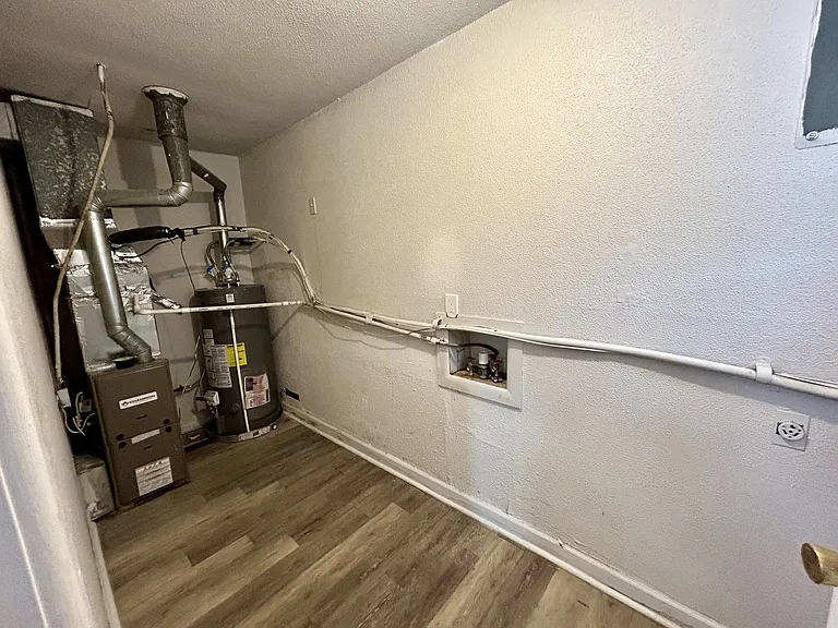 2506 Redbud Ln — Photo 15