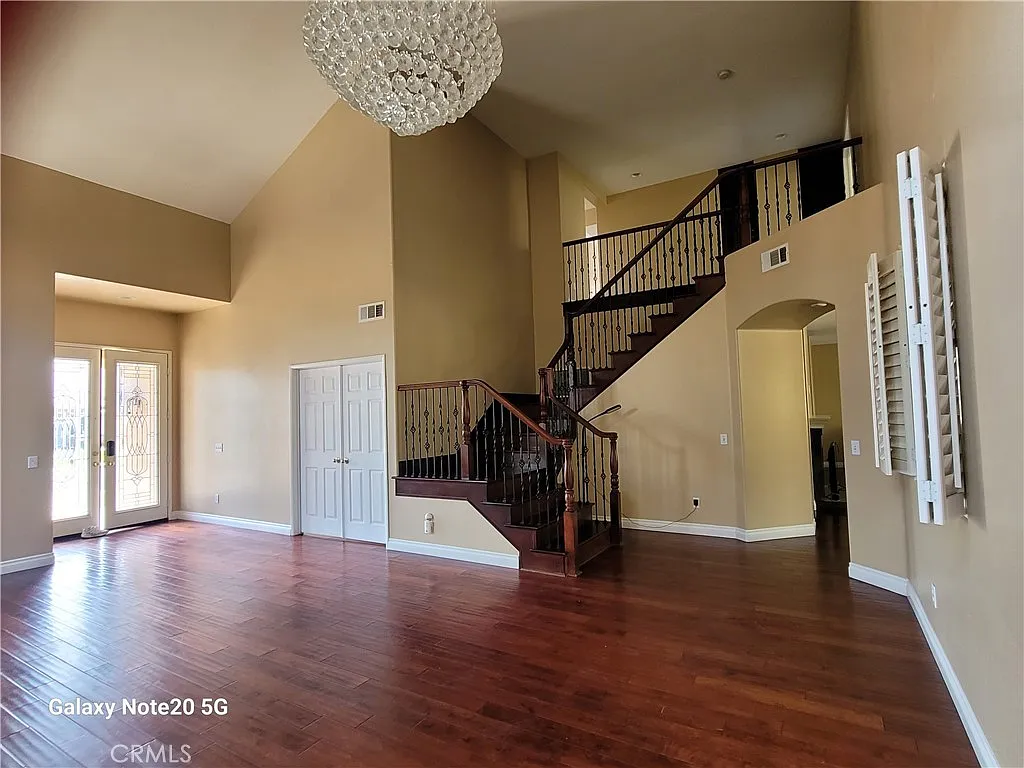 4 bed, 2.5 bath, 2707 sqft, $4,250 — Photo 3