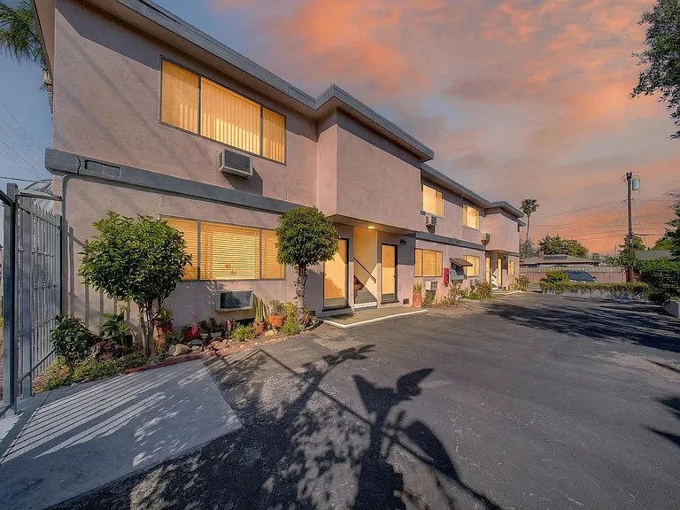 6944-6954 Coldwater Canyon Ave — Photo 38