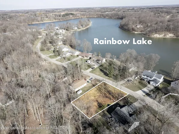166 Lakeside Dr, Perrinton, MI 48871