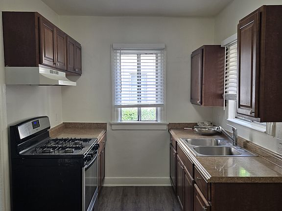 3rd image of 600 E Garfield Ave APT 1