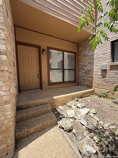 3 bed, 2.5 bath, 1568 sqft, $1,795 — Photo 2