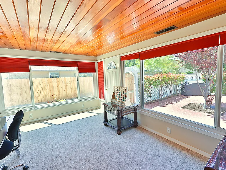 1020 Orange St — Photo 9