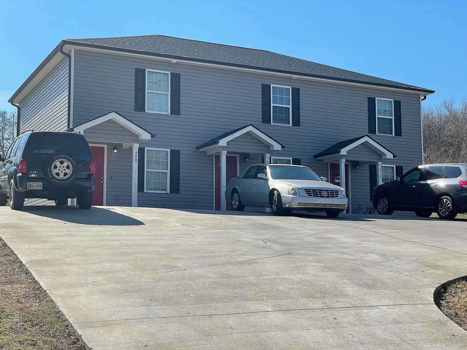 2 bed, 1.5 bath, 1000 sqft, $1,200 — Photo 1
