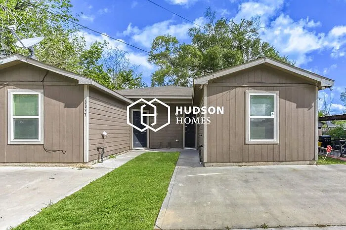 8837 Crestview Dr — Photo 1