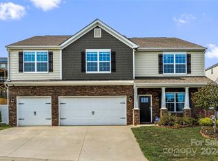 225 Marathon Ln, Candler, NC 28715