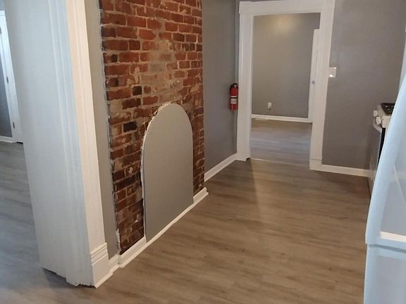 4th image of 320 Woodland Ave APT 1